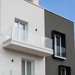 Brezza Apartmanhotel *
