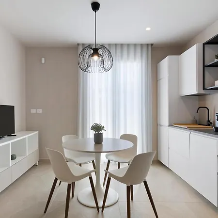 Aparthotel Brezza 3*